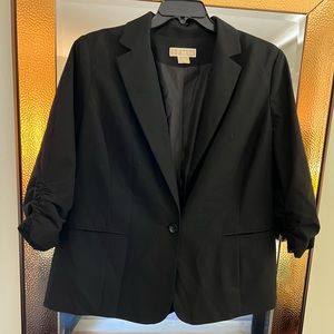 New never worn Michael Kors size 16 blazer with ruched sleeves in black